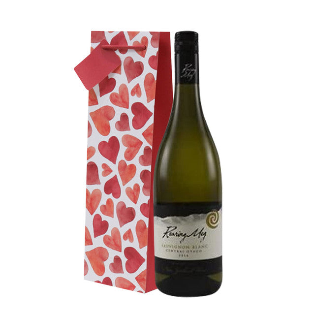 Roaring Meg New Zealand Sauvignon Blanc w/ Hearts gift bag